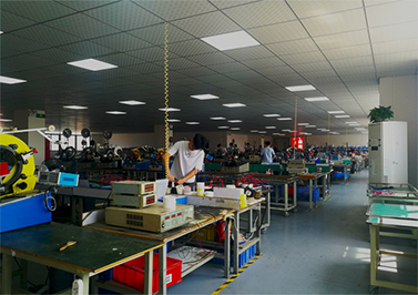 走進(jìn)SMT車間 廣東明豐電源電器實(shí)業(yè)五金制品的高效制造之旅